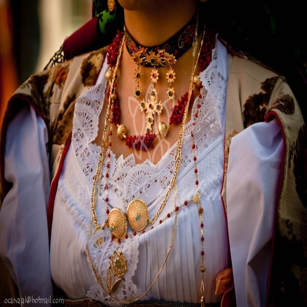 Scopri le più antiche tradizioni sarde con Emerald Freedom La Maddalena.